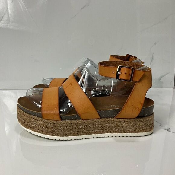 PATRIZIA By Spring Step Platform Sandals - Picture 3 of 8